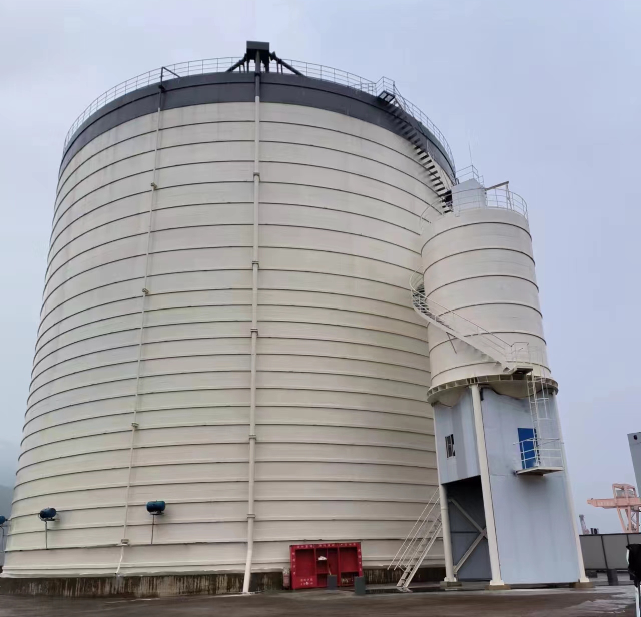 红毛镇10万吨水泥钢板库